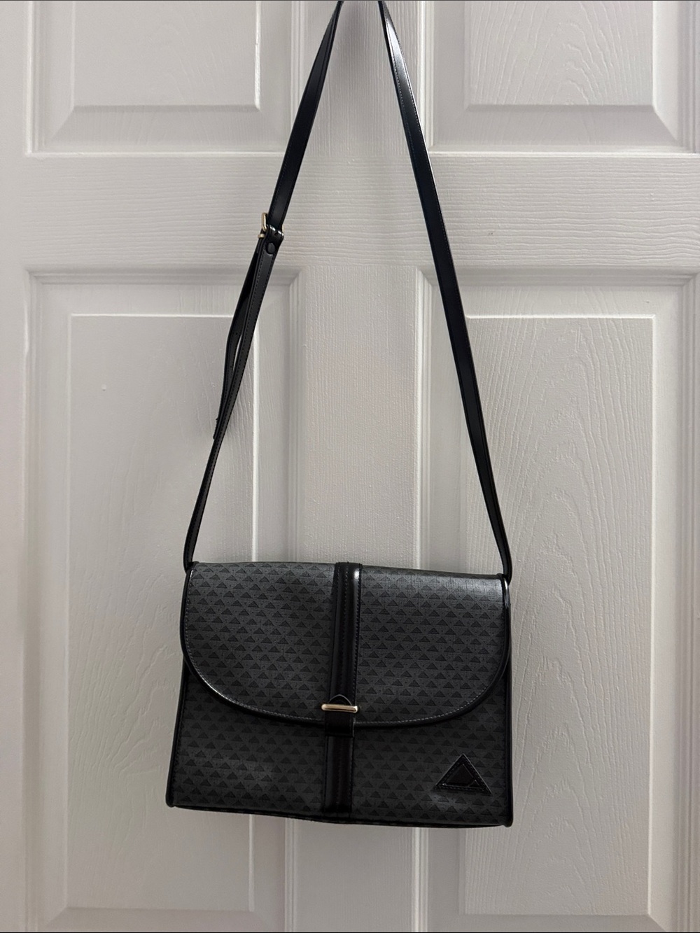 Liz Claiborne Black Patterned Crossbody Bag